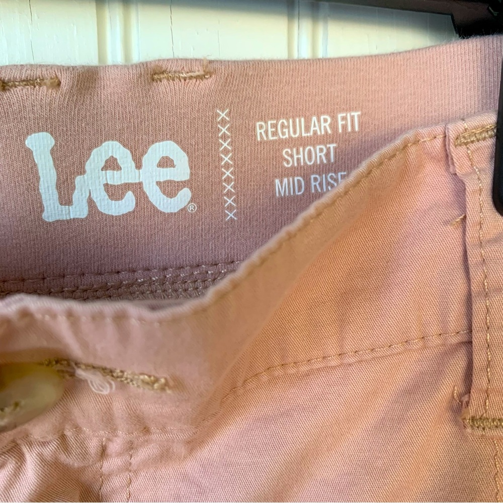 Lee Regular Fit, Short, Mid Rise (14 M) Blush color Cargo type with side pockets